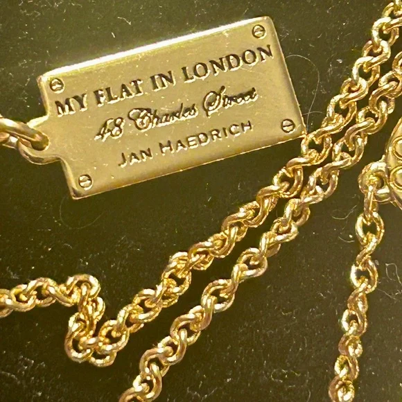 MY FLAT IN LONDON NECKLACE with Bow Tassel Pearls - Picture 9 of 12